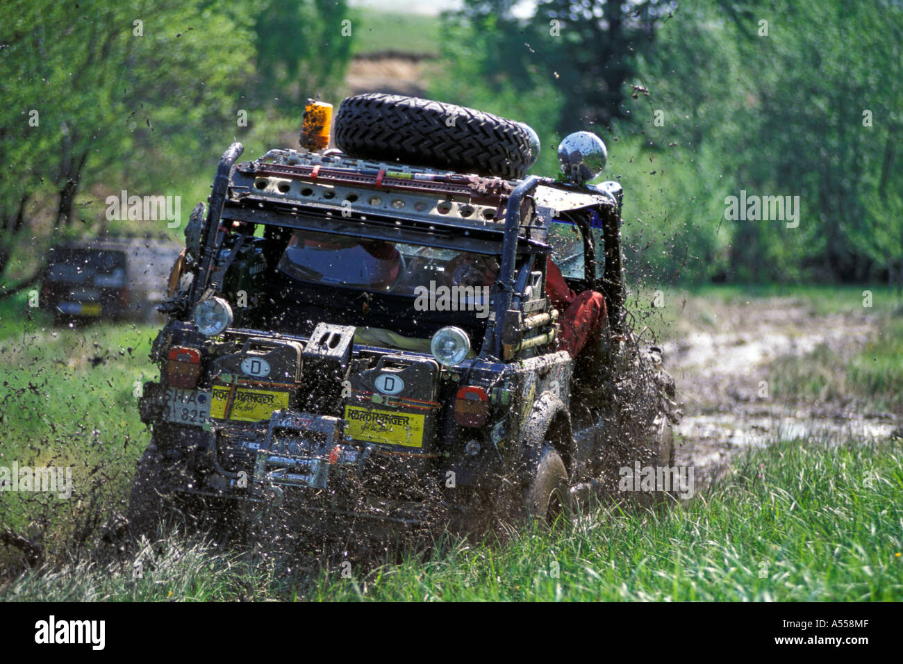 Car in mud hi-res stock photography and images - Alamy