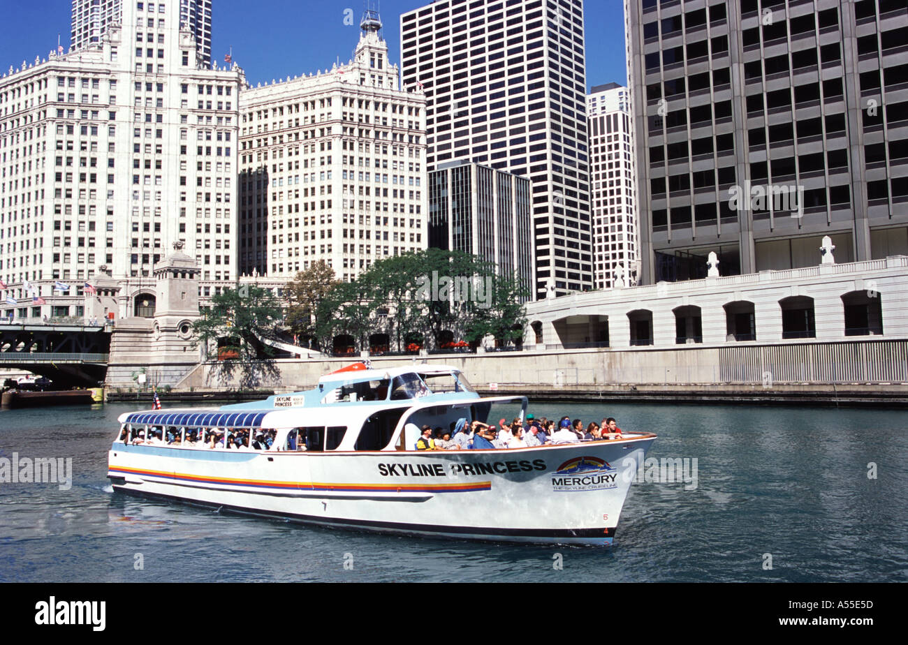 Chicago Illinois USA Tour boat on Chicago River Stock Photo