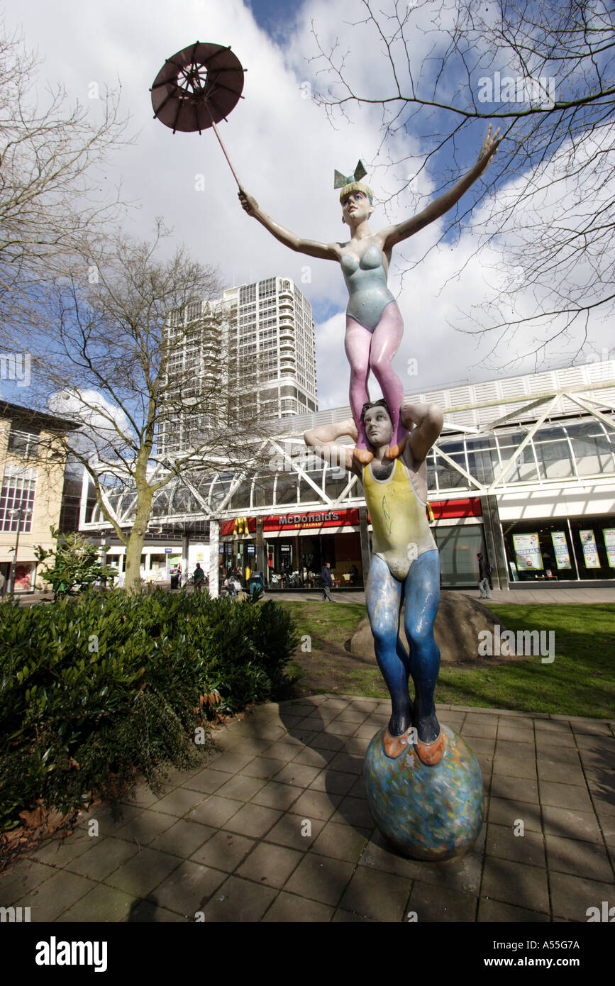 Statues of acrobats in Swindon town centre Brunel shopping centre in ...