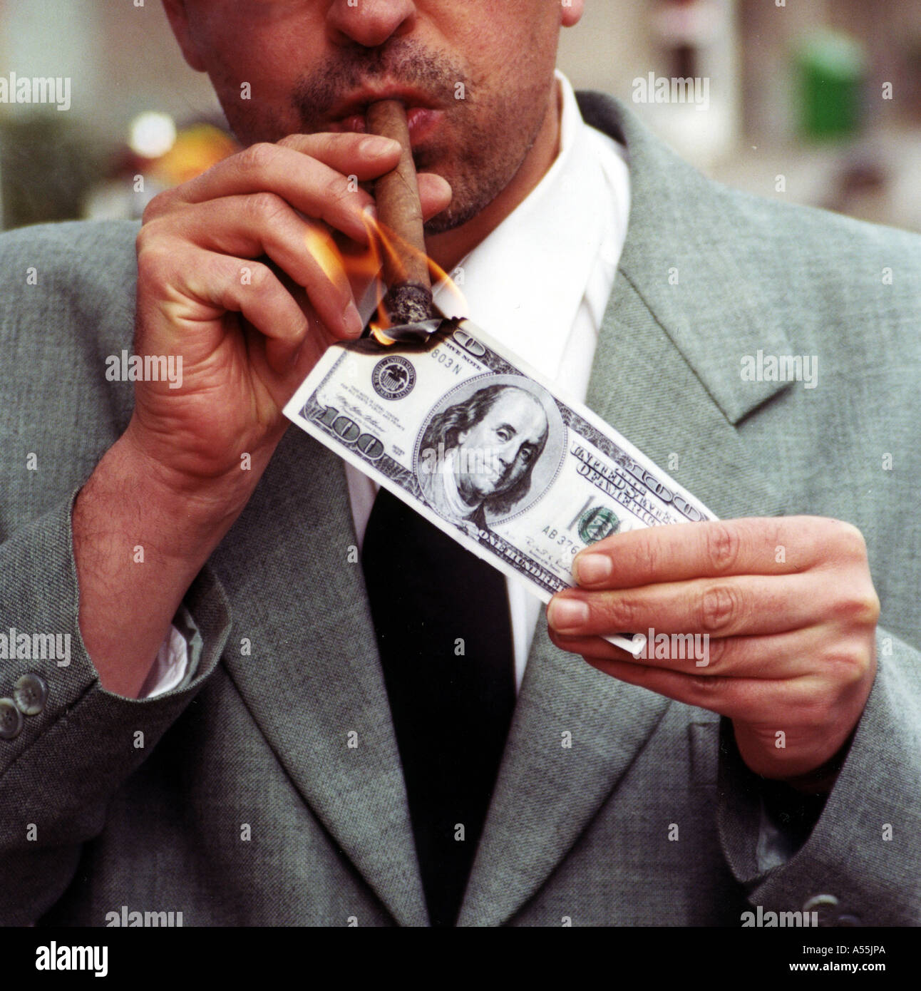 burning Cigar rich Stock Photo Alamy