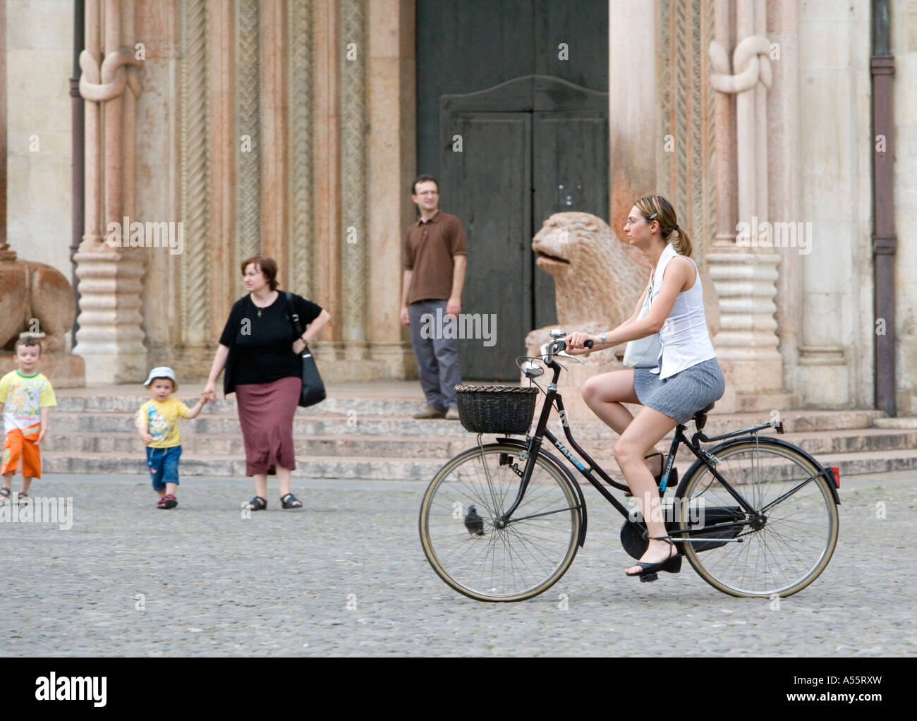Italian female cyclist hires stock photography and images Alamy