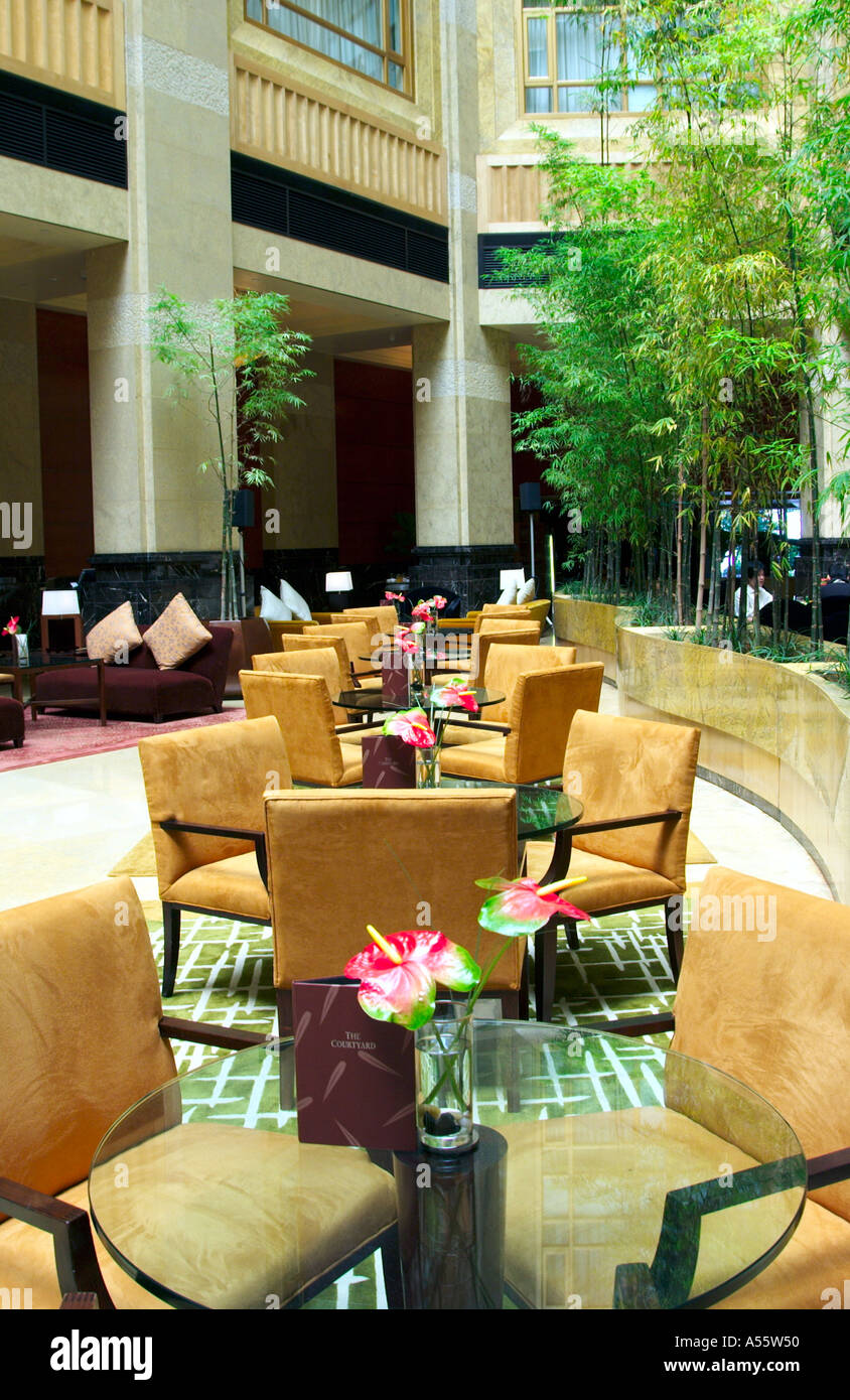 Fullerton hotel singapore interior hi-res stock photography and images ...