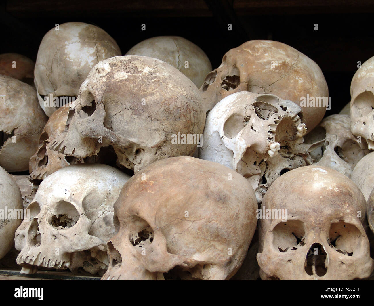 Painet ix2026 cambodia skulls people murdered by khmer rouge killing fields national monument pnom penh country developing Stock Photo