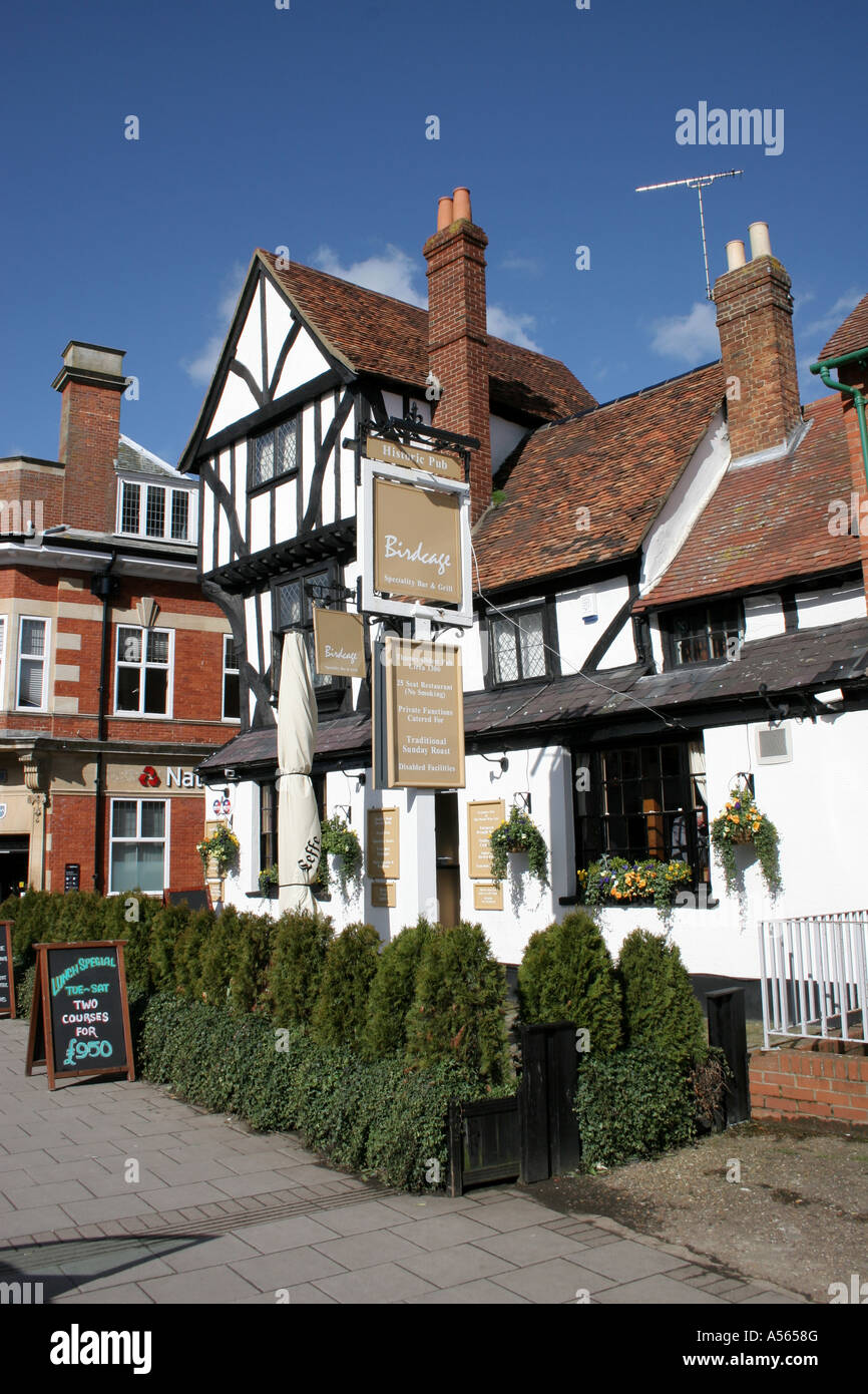 Birdcage pub thame hires stock photography and images Alamy
