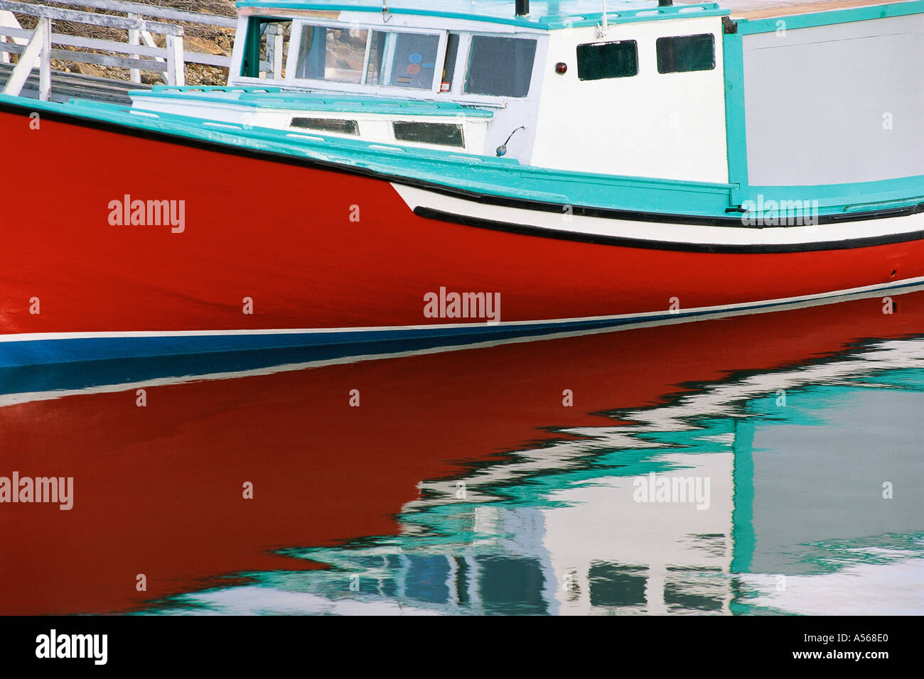 Boat on water hi-res stock photography and images - Alamy