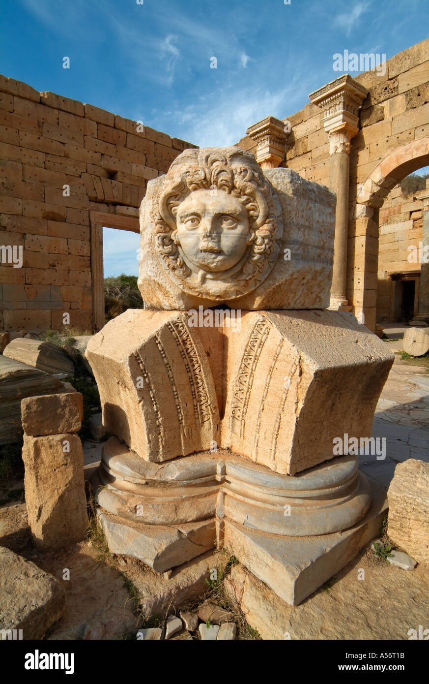 Gorgon head hi-res stock photography and images - Alamy