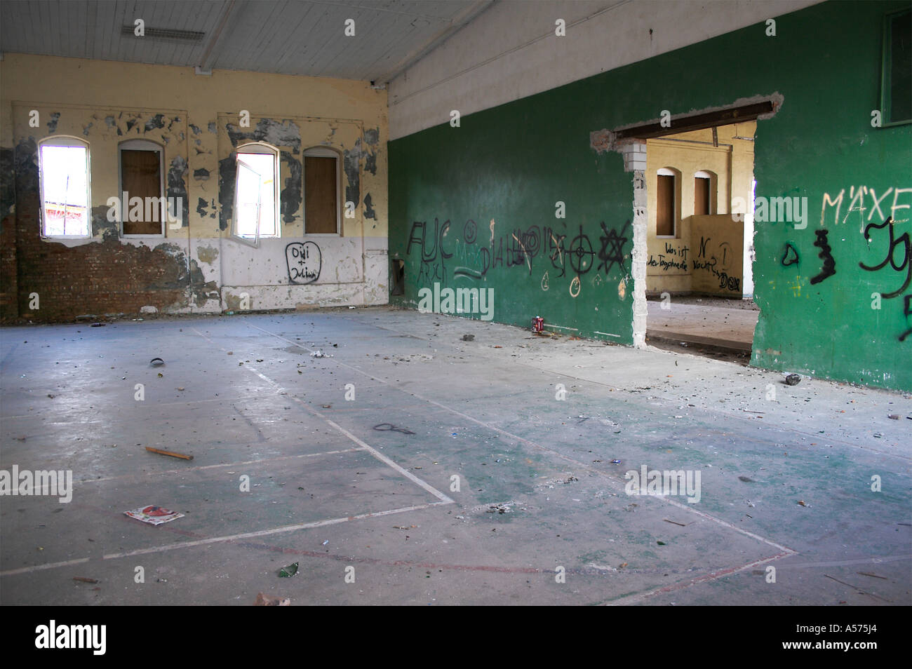 Old destroyed gym hi-res stock photography and images - Alamy