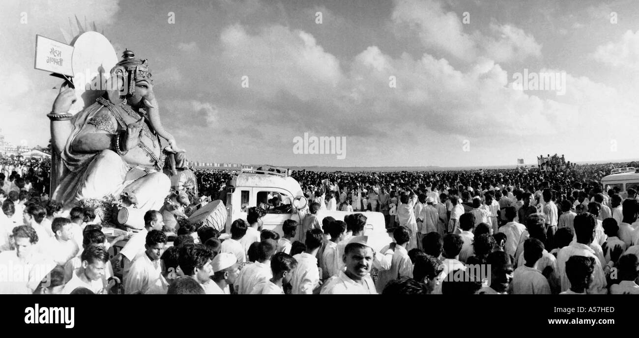 Visarjan mumbai Black and White Stock Photos & Images - Alamy