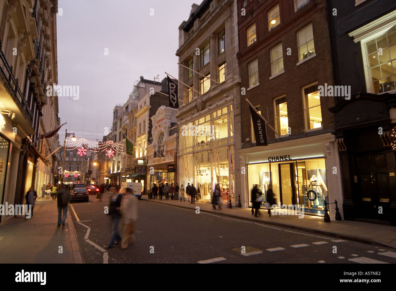 Street night london england hi-res stock photography and images - Alamy