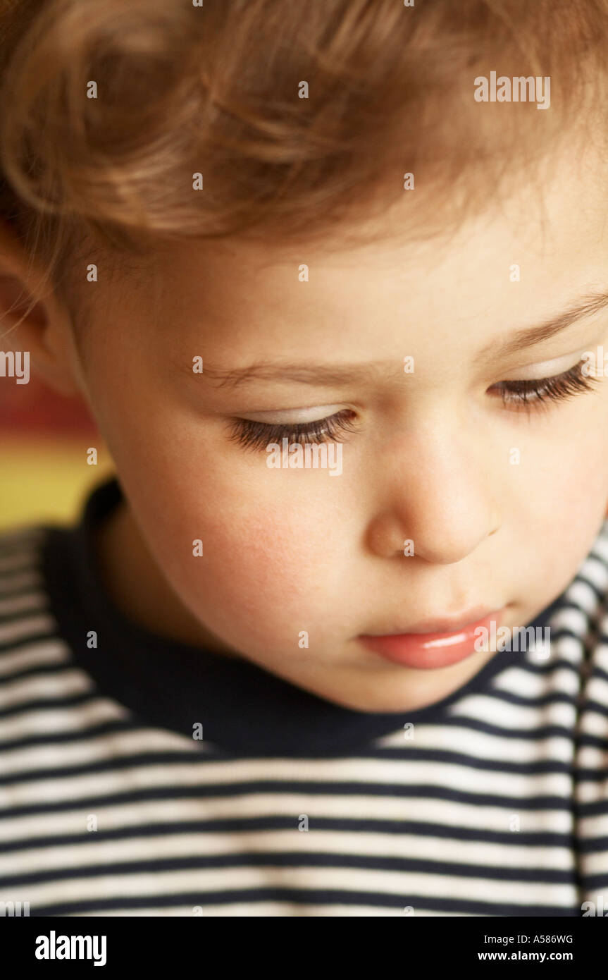 Traurige kindheit hires stock photography and images Alamy