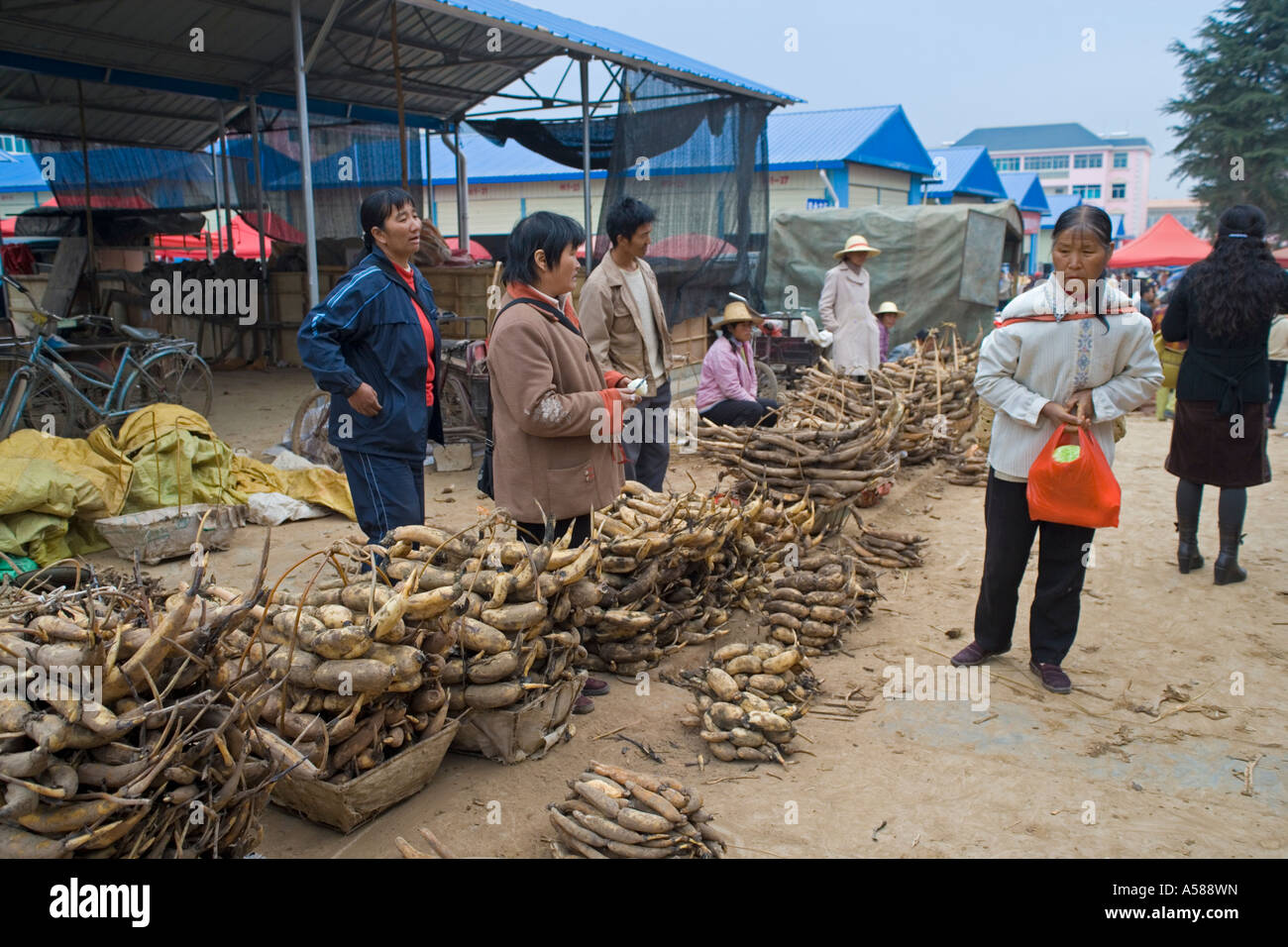 Lunan Market Yunnan south west China JMH2101 Stock Photo - Alamy