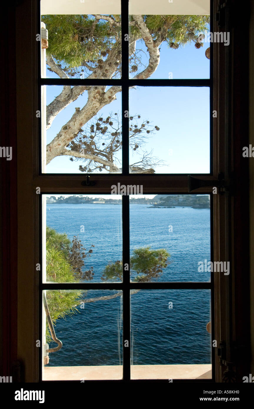 Sea view through window hi-res stock photography and images - Alamy