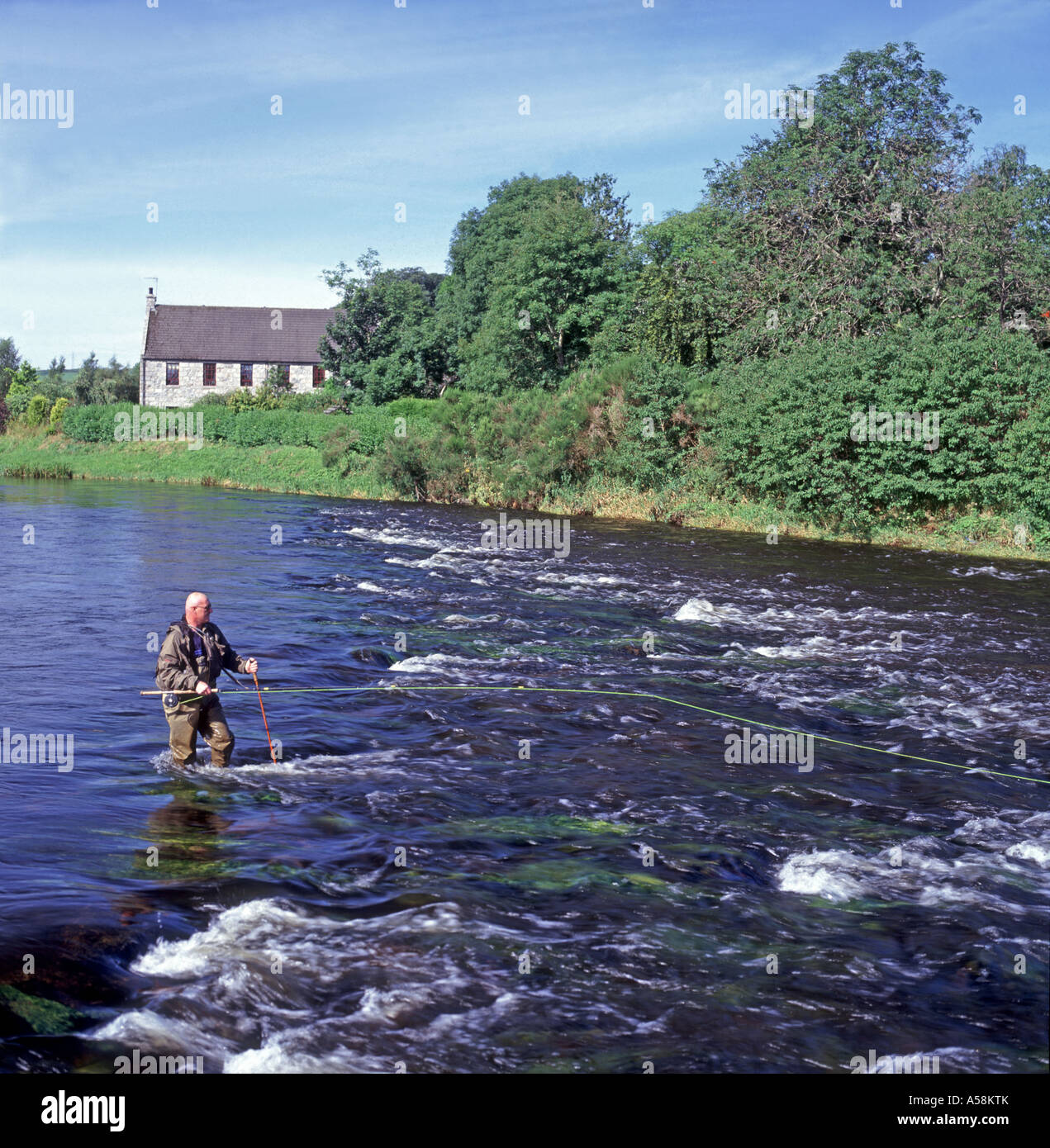 Salmon Fishing River Don Aberdeenshire. Scotland. XFI 4853-455