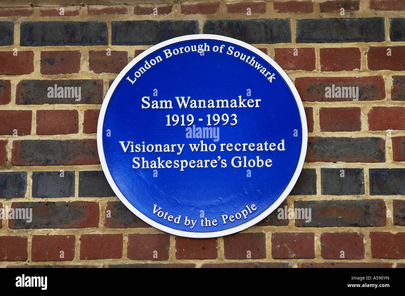 England, London, Sam Wanamaker Blue Plaque at Shakespeare's Globe Theatre Stock Photo