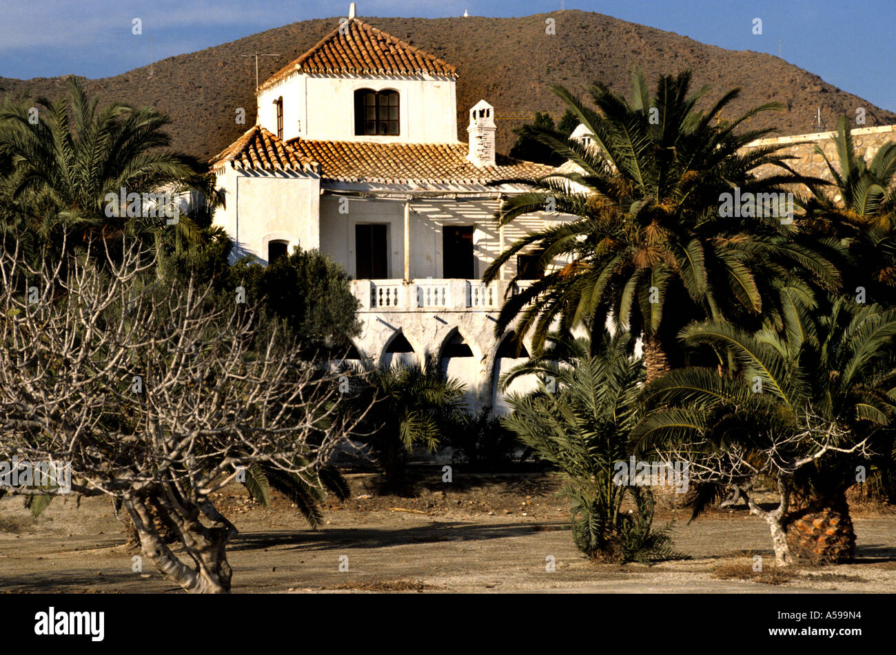 White house farm hi-res stock photography and images - Alamy