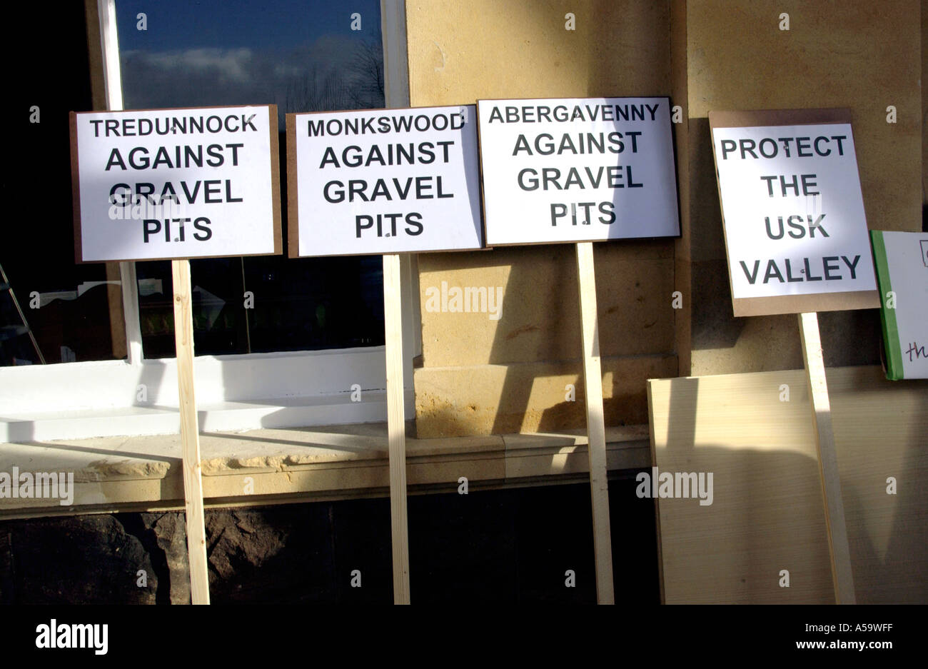 Placards hi-res stock photography and images - Alamy