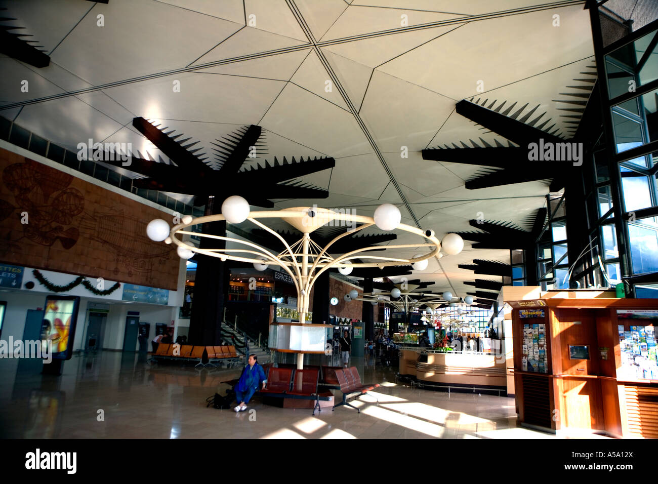 ["Roland Garros Airport"] "SaintDenis" "Réunion"(Formerly "Gillot