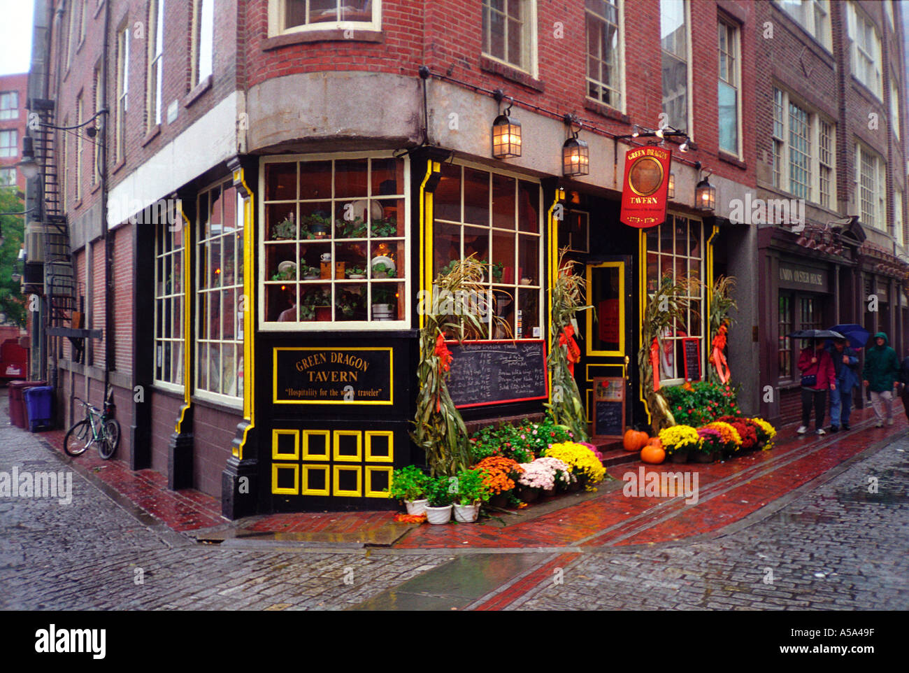 The Green Dragon - Hop off The Freedom Trail and into