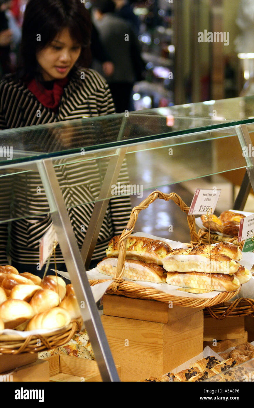 Hong Kong Island, SAR, China, popular upscale bakery inside a mall