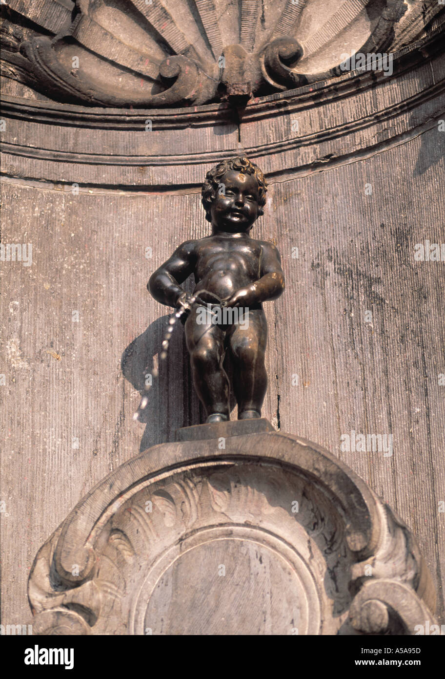 MannekenPis Statue, Brussels, Belgium Stock Photo Alamy