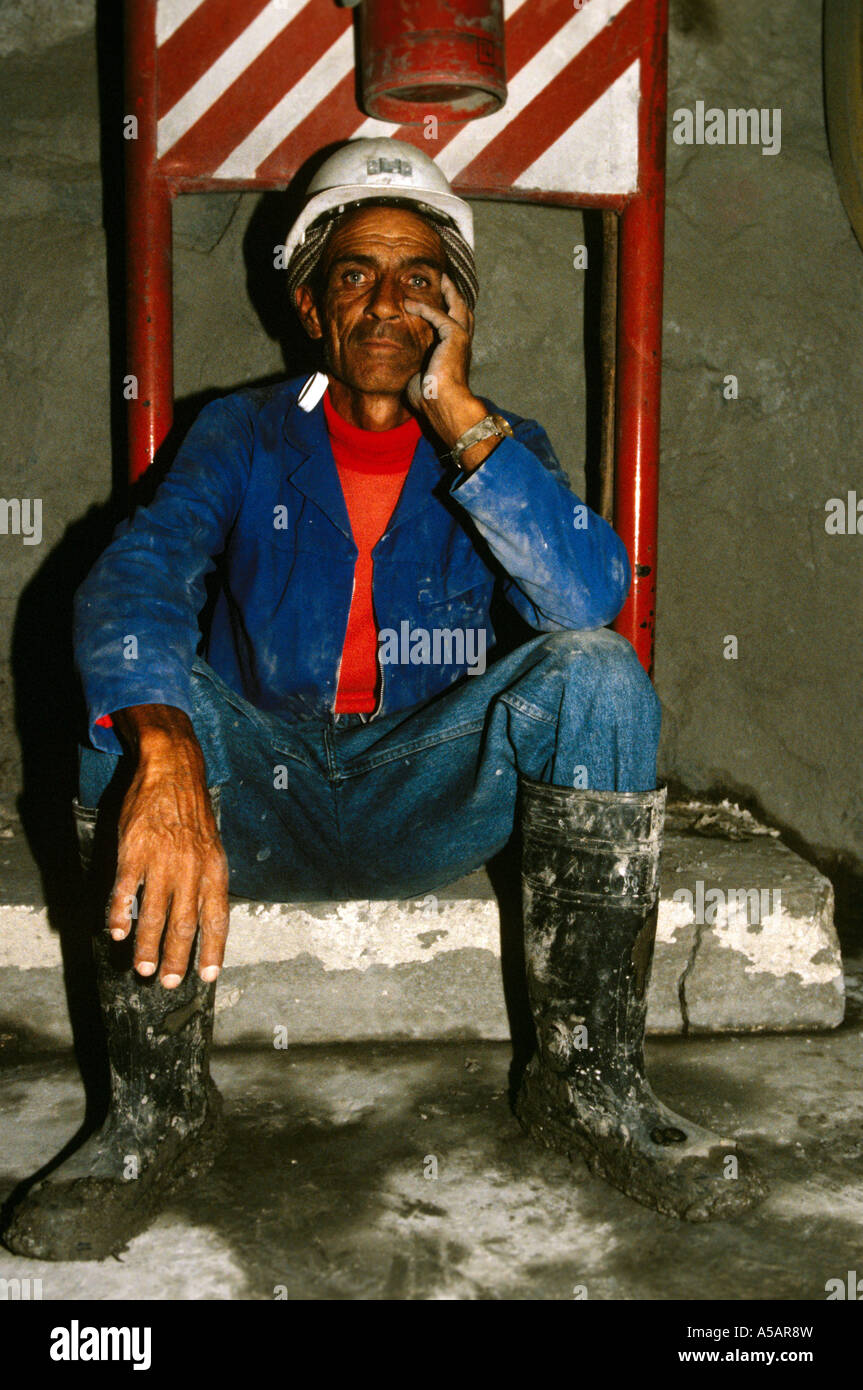 Diamond miners hand hi-res stock photography and images - Alamy