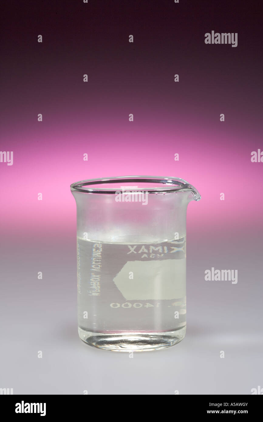 Adding Hydrochloric Acid to Milk of Magnesia Pic 2 of 2 Stock Photo