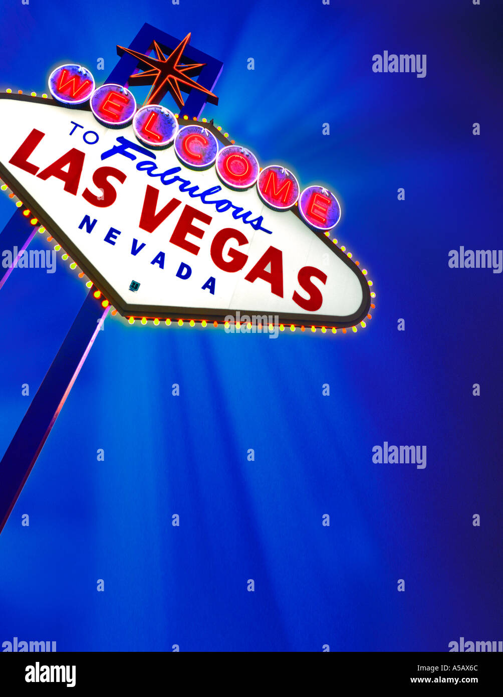 Welcome To Fabulous Las Vegas Sign Light Burst Stock Photo Alamy