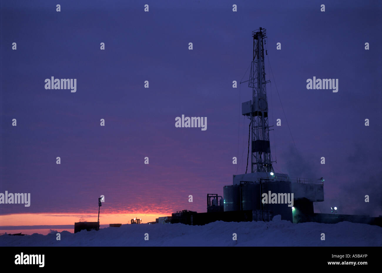 Oil rig on Canadian Arctic exploration site Stock Photo - Alamy