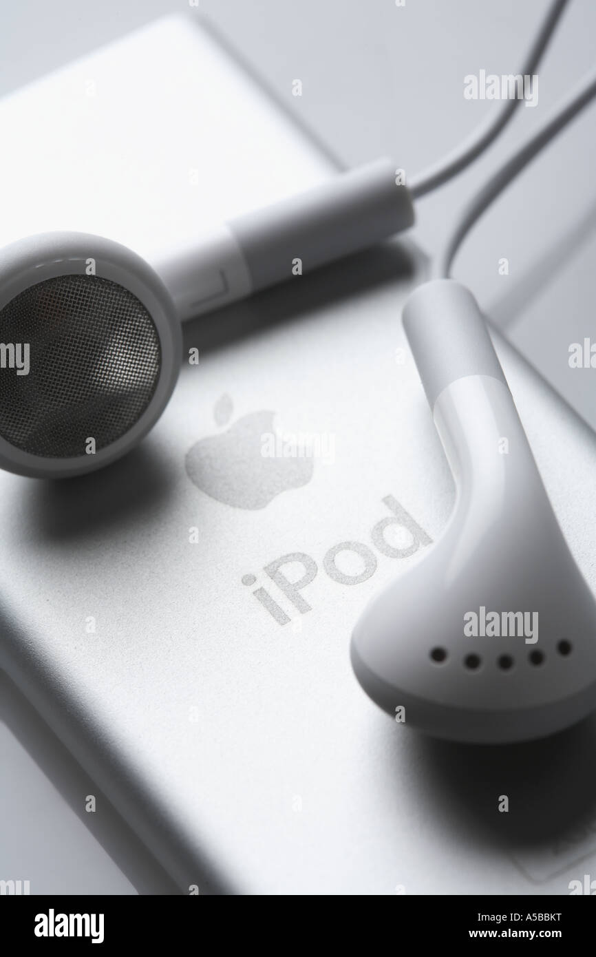 Ipod Nano and Earbuds Stock Photo Alamy