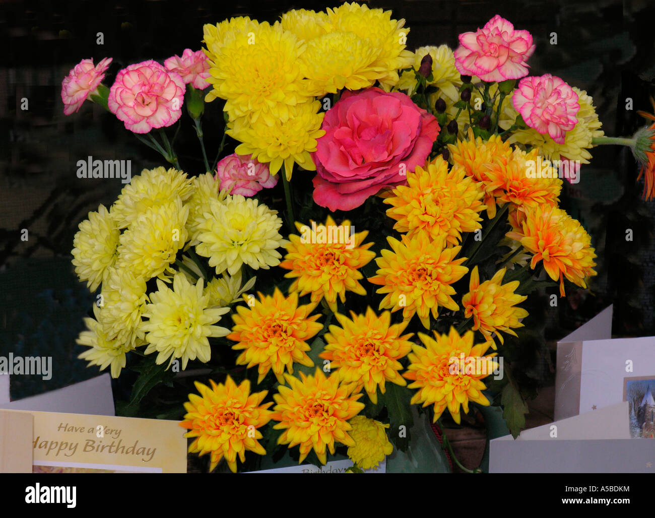 flower arrangement in a vase Stock Photo - Alamy