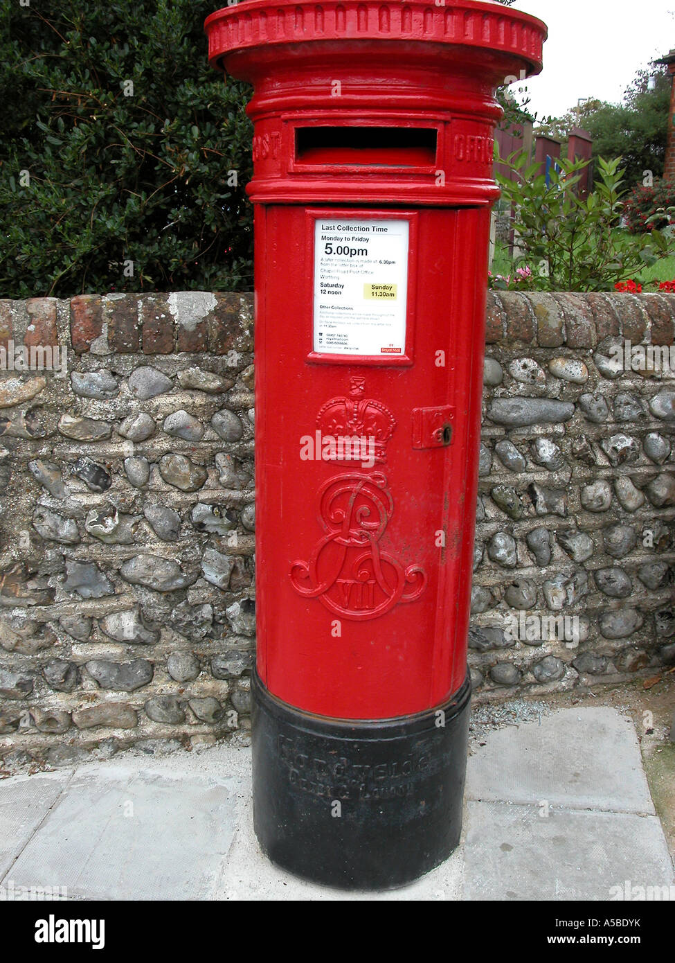 Edward 7th red postbox in Ferring village West Sussex Stock Photo
