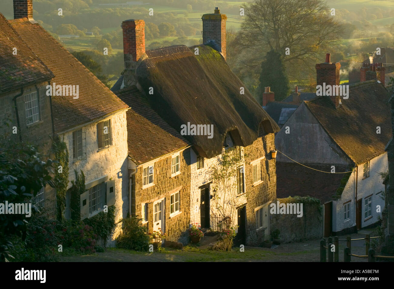 Gold Hill Shaftesbury Dorest England Stock Photo Alamy
