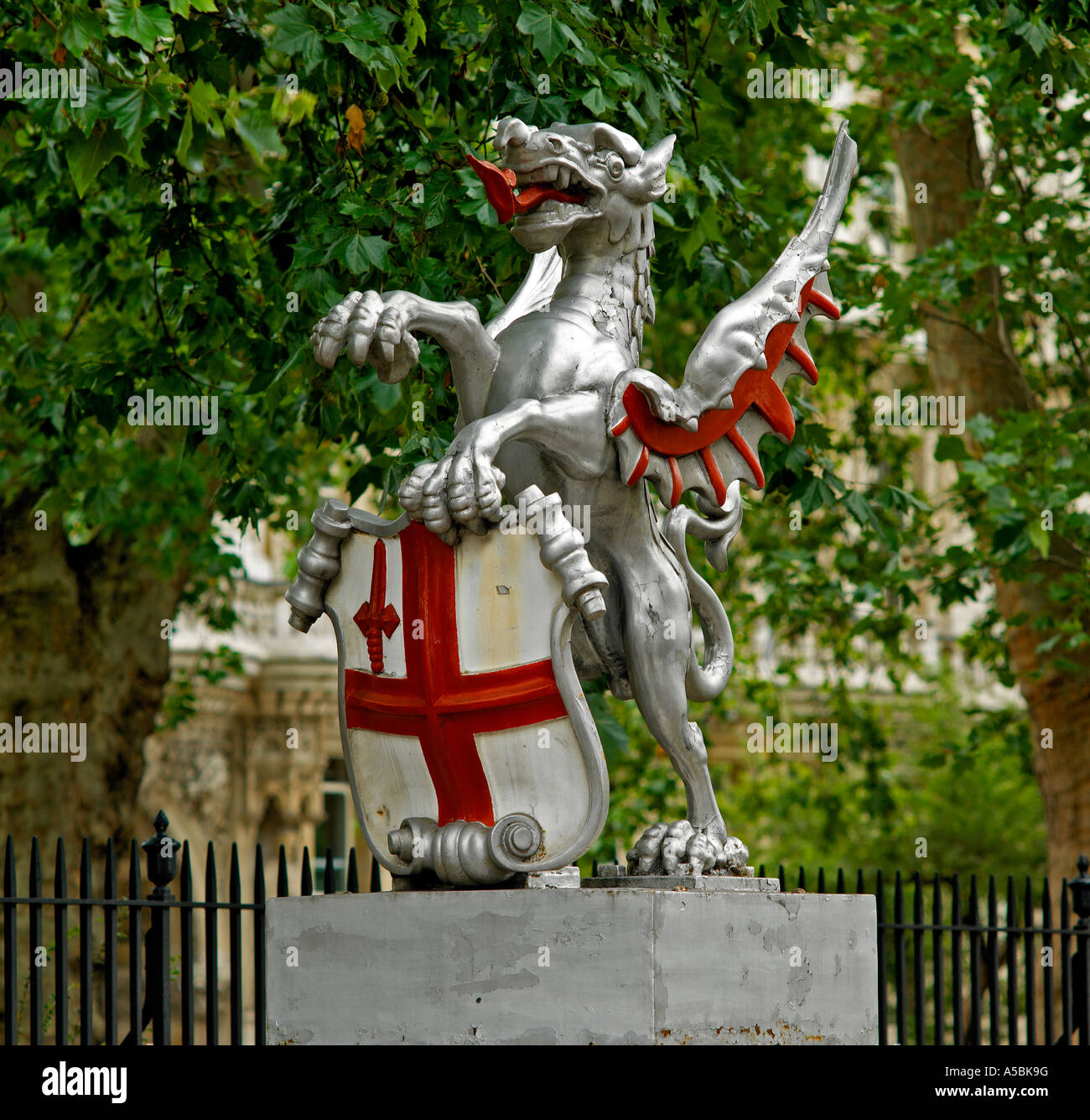 Griffin map hi res stock photography - City Of London Griffin Marking Square Mile A5BK9G