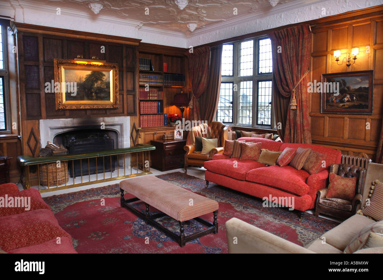 THE LIBRARY AT ST CATHERINE S COURT NEAR BATH HOME OF ACTRESS JANE SEYMOUR Stock Photo