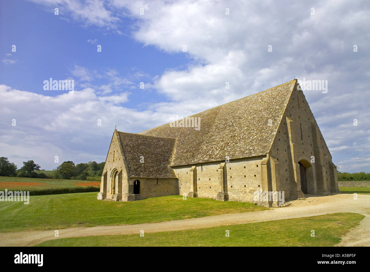 Great Coxwell 14th century medieval tithe or monastic grange storage barn near Faringdon Oxfordshire England UK JMH0435 Stock Photo