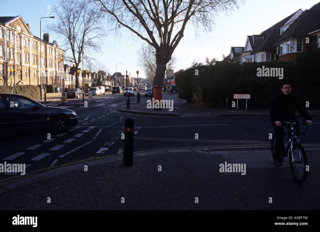Golders green road hires stock photography and images Alamy