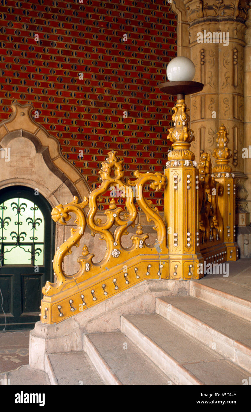 Budapest, Kunstgewerbemuseum, Eingangshalle, Treppengeländer Stock Photo