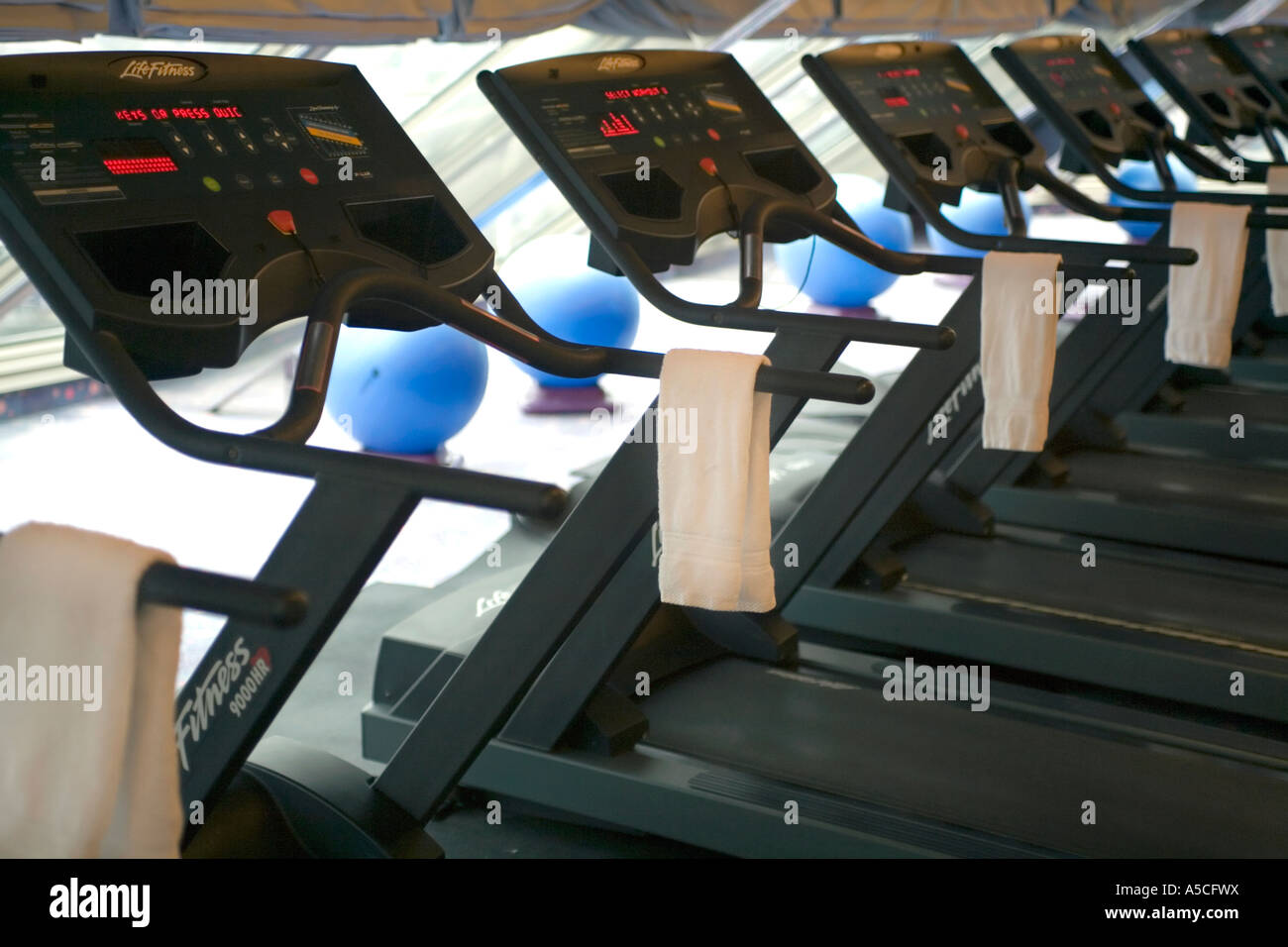 Excercise Machine Types Fitness gym weight machines hi-res stock photography and images - Alamy