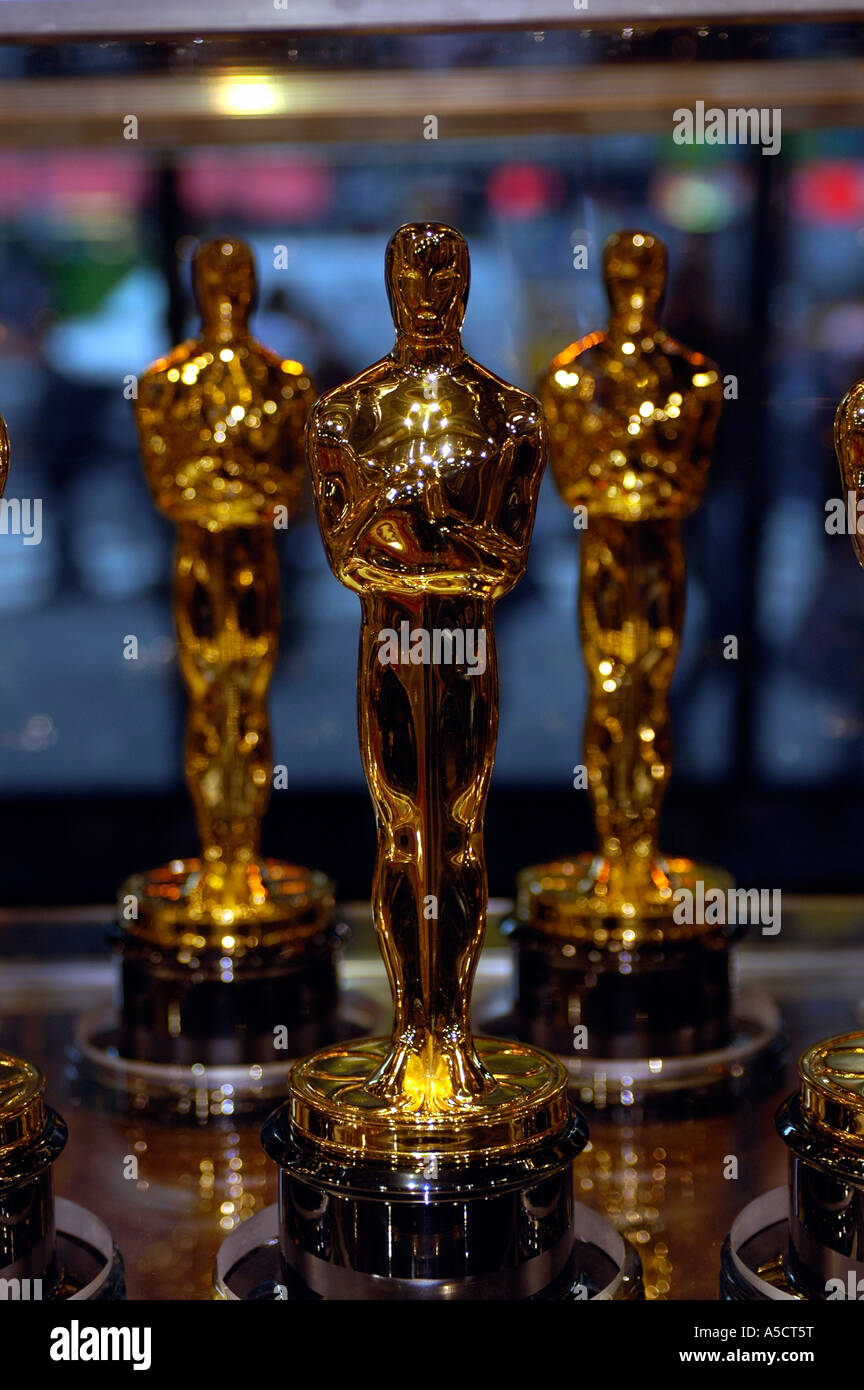Oscar statuettes hires stock photography and images Alamy