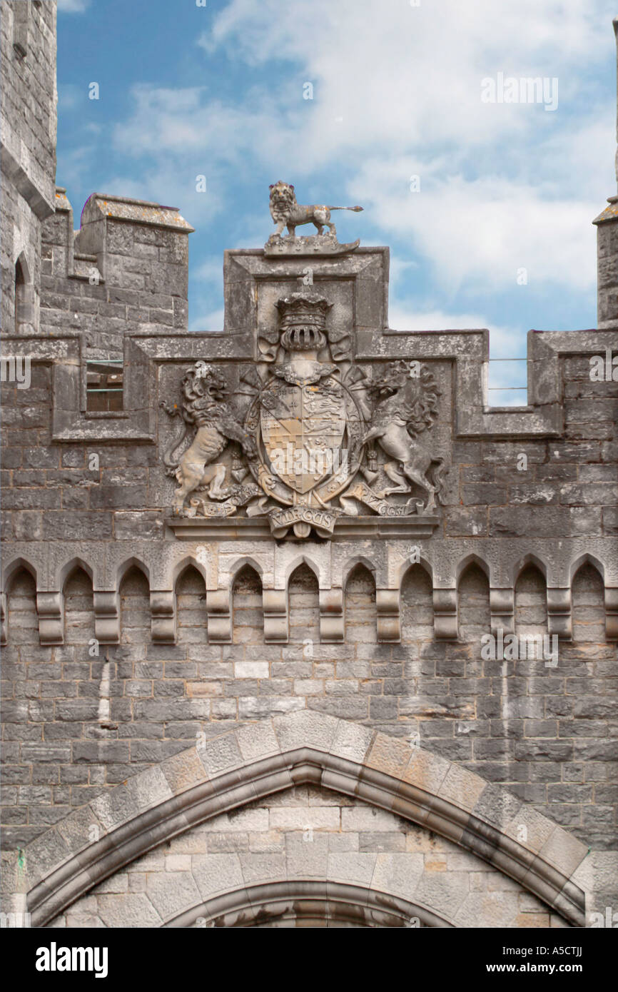 Stone carved Duke of Norfolk Coat of Arms above the Town Gate entrance to the grounds of Arundel Castle, West Sussex Stock Photo