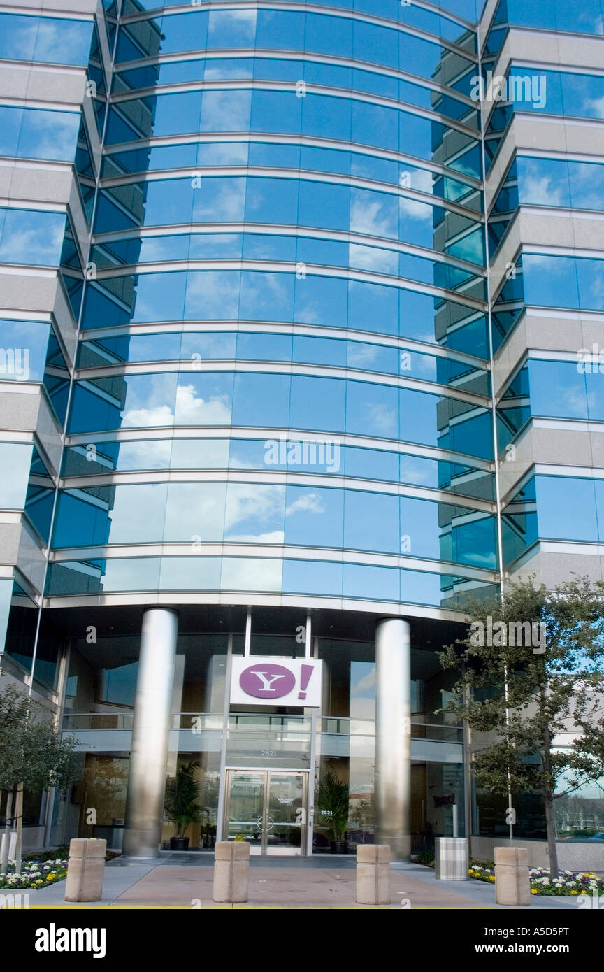 Yahoo office tower hi-res stock photography and images - Alamy