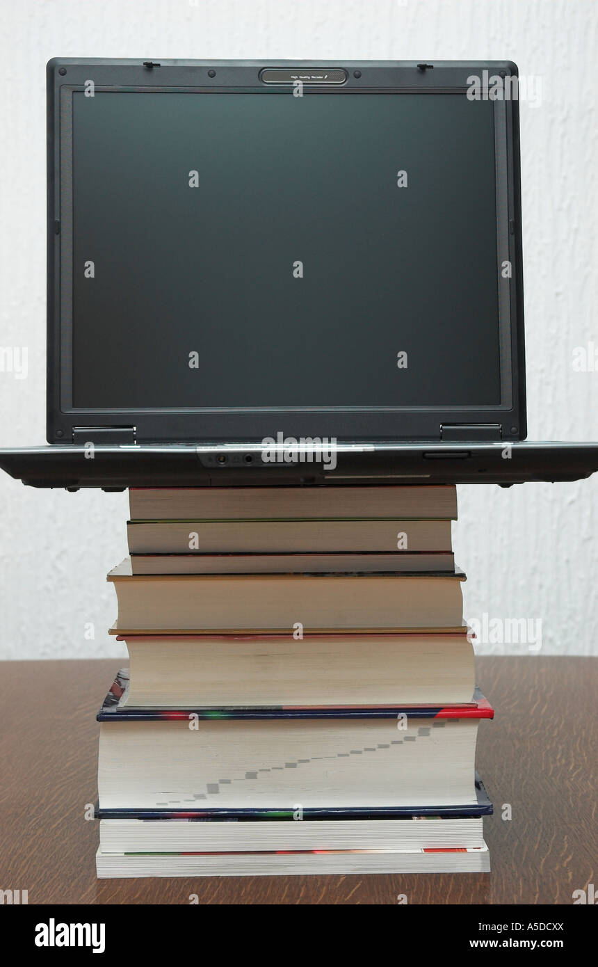 Books computer study hi-res stock photography and images - Alamy