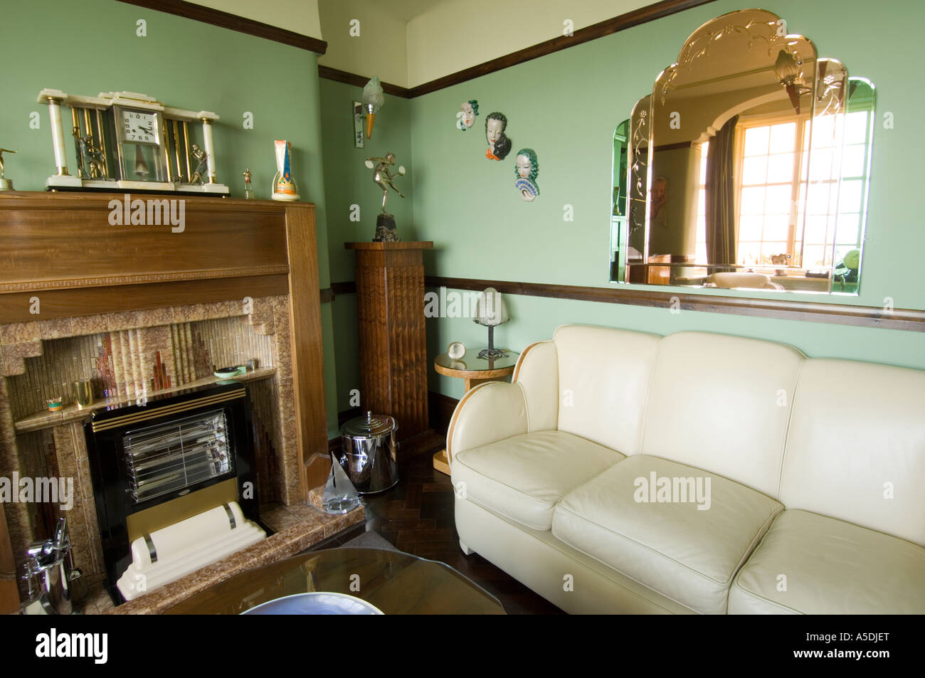 Refurbished Art Deco Art Nouveau 1930 S House Interior Lounge Living Room  Green Colour Stock Photo - Alamy