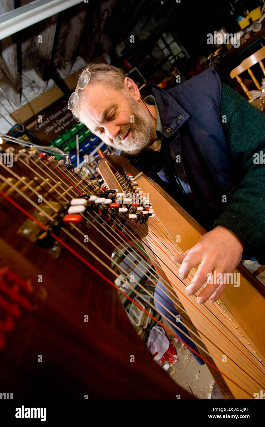 allan shiers harp maker Telynau Teifi Llandysul Ceredigion wales