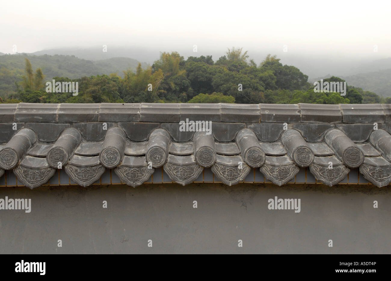 Feng shui wall surrounding Lai Chi Wo a Hakka village near Sha Tau Kok, in the northeastern New Territories of Hong Kong, China Stock Photo