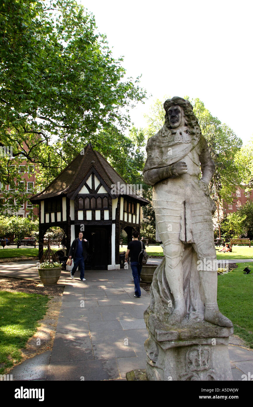 King charles ii statue hi-res stock photography and images - Alamy