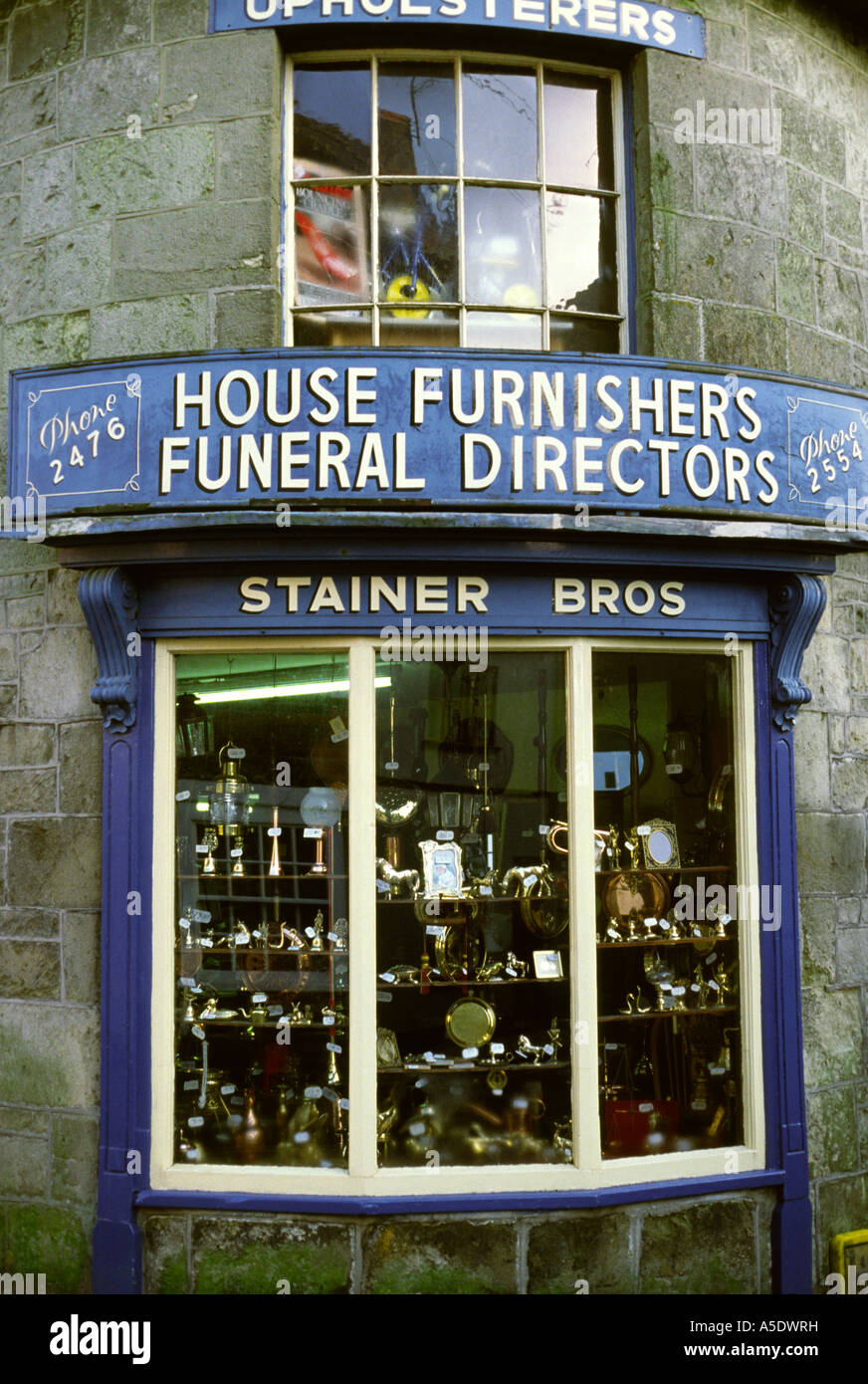 UK Dorset Shaftesbury old fashioned shop front Stock Photo Alamy