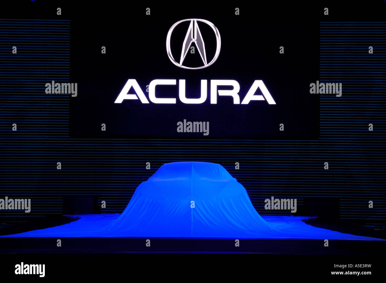 2007 Acura Advanced Sports Car concept car under wraps at the North American International Auto Show, 2007 Stock Photo