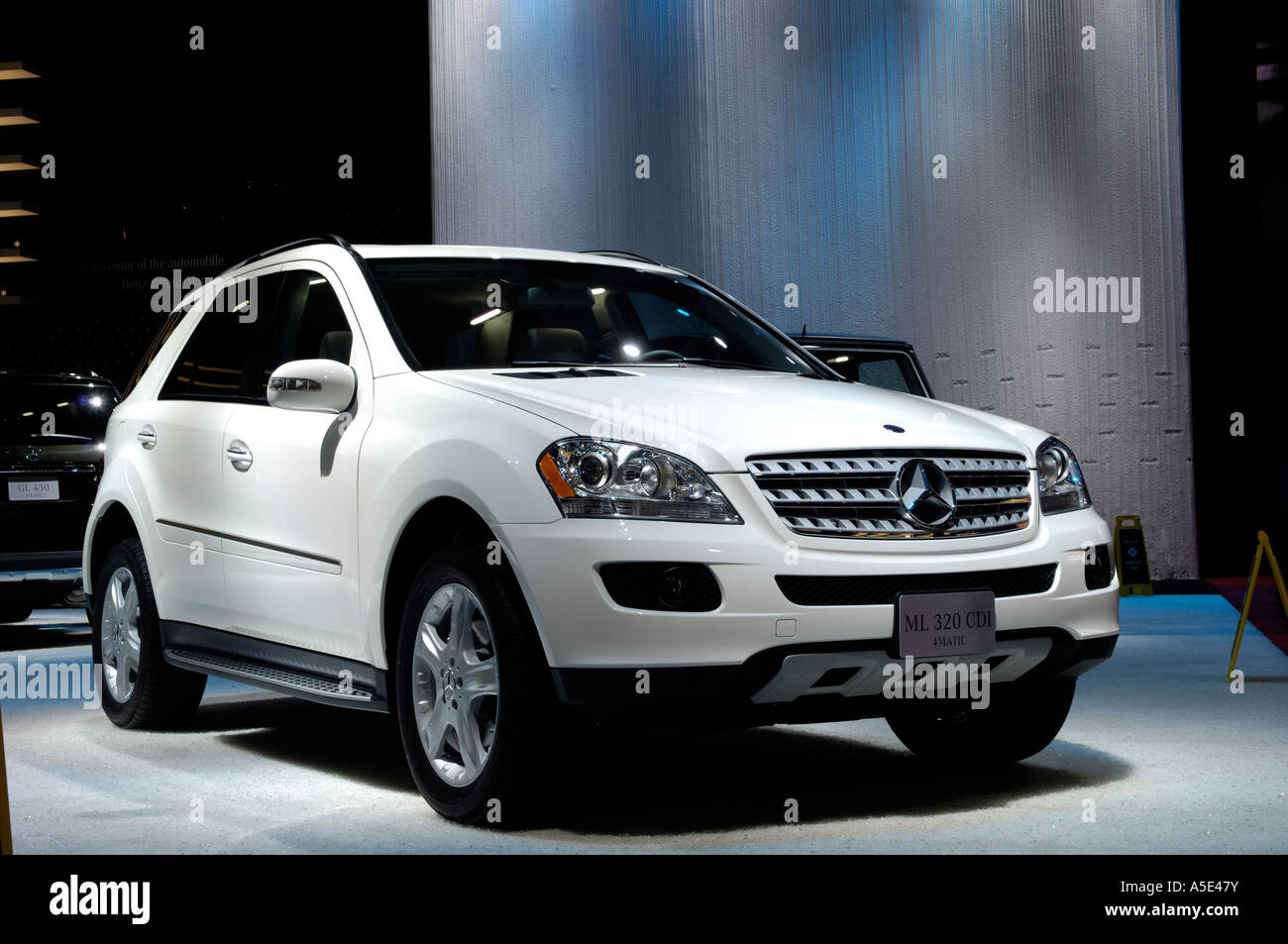 Mercedes_ml_320 hi-res stock photography and images - Alamy