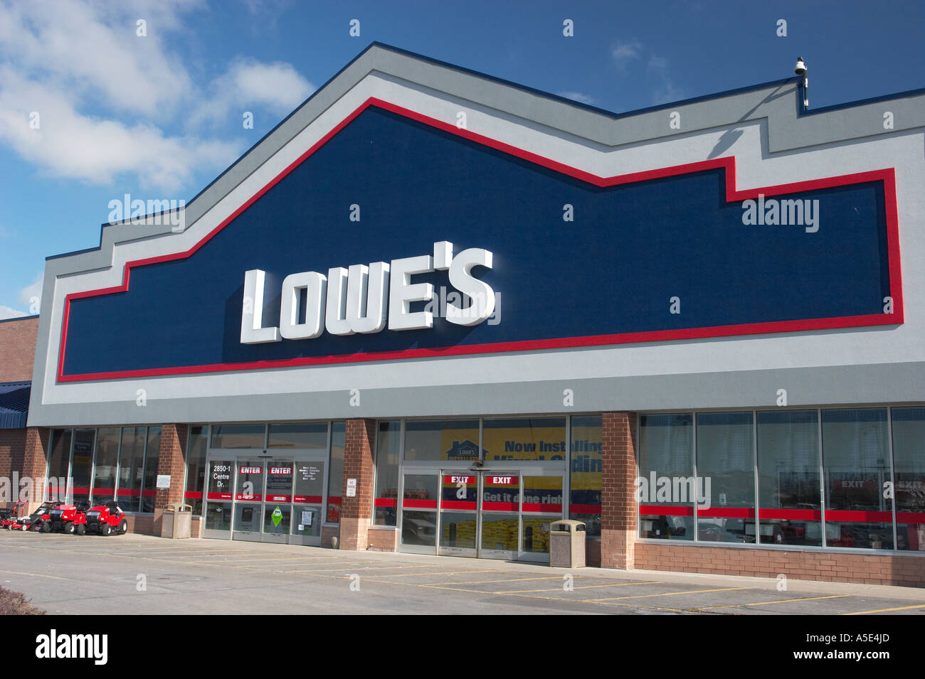Lowes Hardware Home Improvement Store Stock Photos & Lowes Hardware